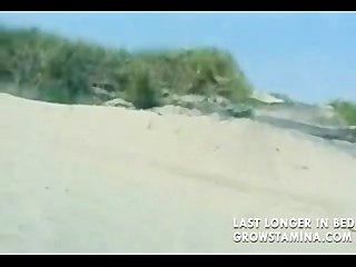 обнаженные блондинка трахал на пляже